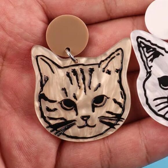 NWOT Tan Cat Earrings - Picture 1 of 3